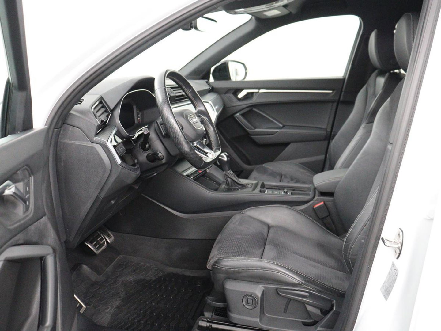 Audi Q3 45 TFSI e edition | SOH 90% | Virtual cockpit | Cruise control | Climate control | Bluetooth | DAB+ | Navigatie | SONOS audio