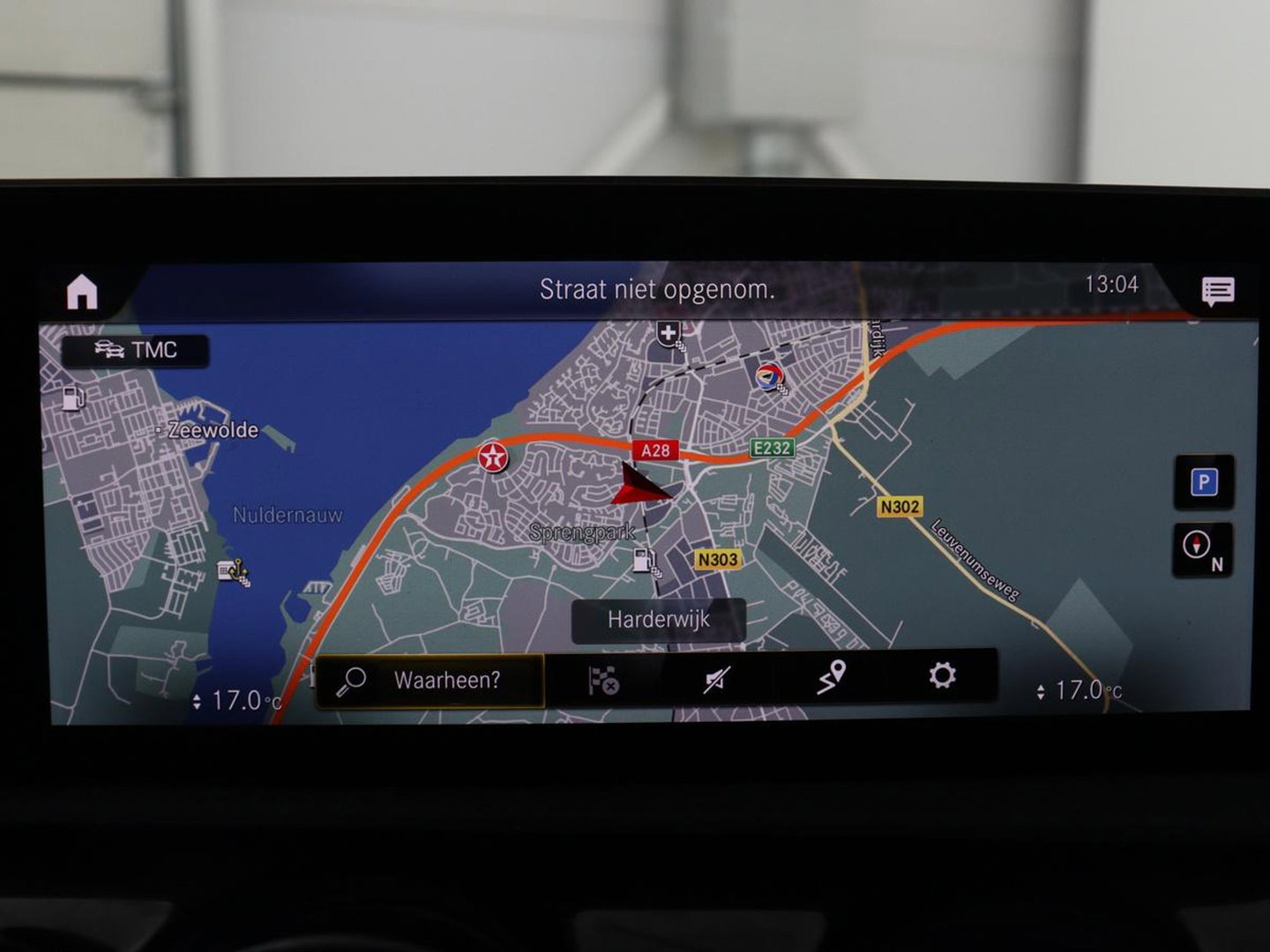 Mercedes-Benz CLA-Klasse 180 Business Solution AMG | Panoramadak | Leder/alcantara | Stoelverwarming | Cruise control | Navigatie | Carplay | Climate control | Camera | Park assist
