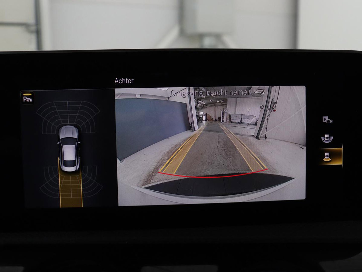 Mercedes-Benz CLA-Klasse 180 Business Solution AMG | Panoramadak | Leder/alcantara | Stoelverwarming | Cruise control | Navigatie | Carplay | Climate control | Camera | Park assist