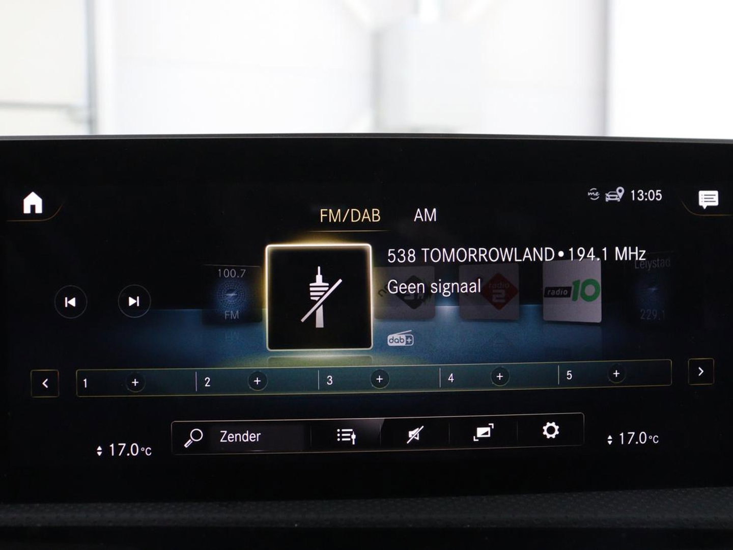 Mercedes-Benz CLA-Klasse 180 Business Solution AMG | Panoramadak | Leder/alcantara | Stoelverwarming | Cruise control | Navigatie | Carplay | Climate control | Camera | Park assist