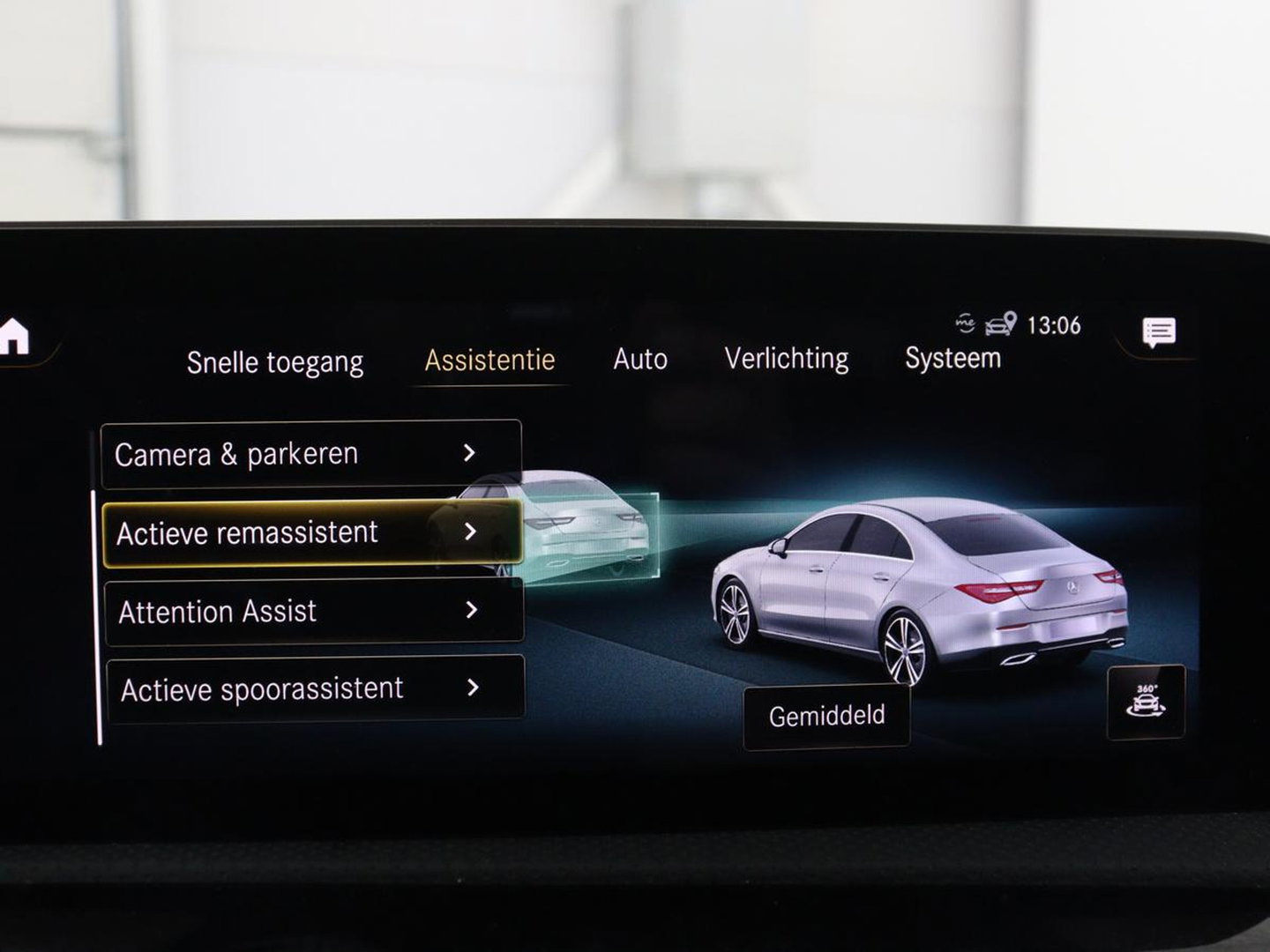 Mercedes-Benz CLA-Klasse 180 Business Solution AMG | Panoramadak | Leder/alcantara | Stoelverwarming | Cruise control | Navigatie | Carplay | Climate control | Camera | Park assist
