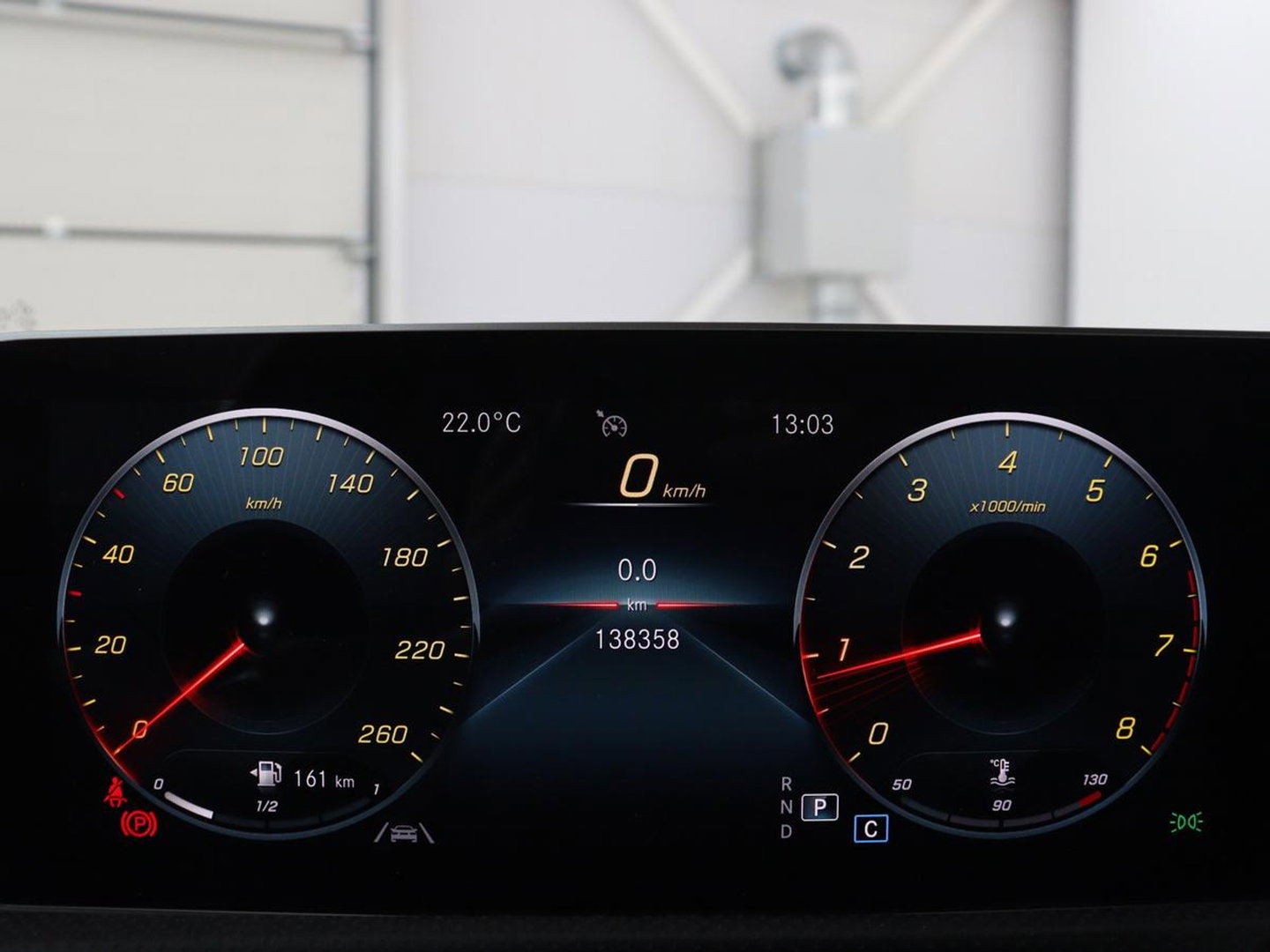 Mercedes-Benz CLA-Klasse 180 Business Solution AMG | Panoramadak | Leder/alcantara | Stoelverwarming | Cruise control | Navigatie | Carplay | Climate control | Camera | Park assist