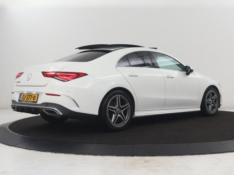 Mercedes-Benz CLA-Klasse 180 Business Solution AMG | Panoramadak | Leder/alcantara | Stoelverwarming | Cruise control | Navigatie | Carplay | Climate control | Camera | Park assist