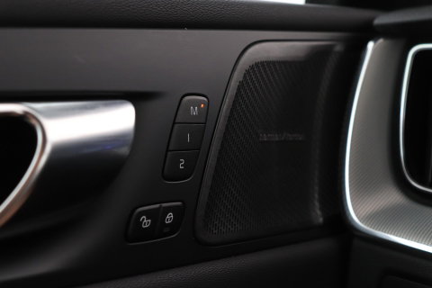 Volvo XC60 T8 Plus Black Edition | Harman/Kardon | 360° Camera | ACC | Standkachel | Keyless | Stoel+Stuurverwarming | 21 inch