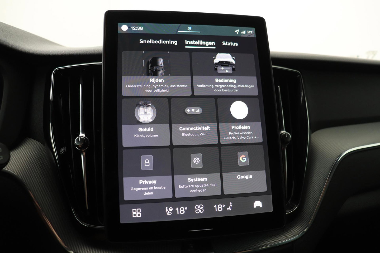 Volvo XC60 T8 Plus Black Edition | Harman/Kardon | 360° Camera | ACC | Standkachel | Keyless | Stoel+Stuurverwarming | 21 inch