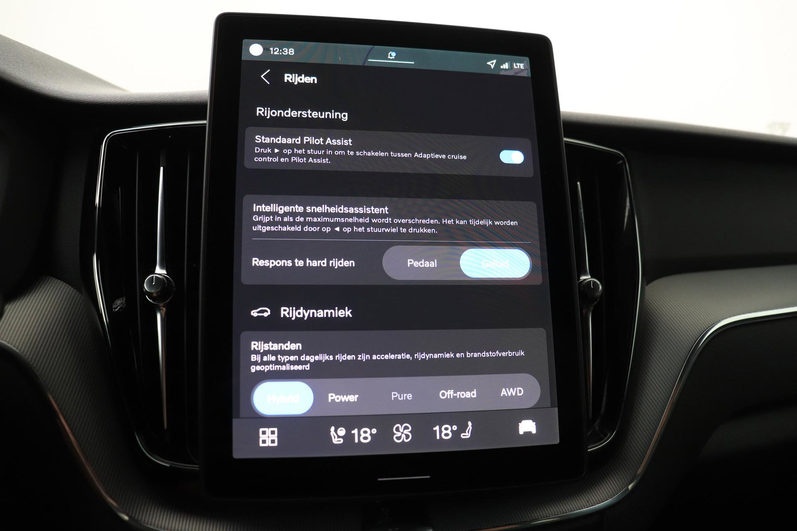 Volvo XC60 T8 Plus Black Edition | Harman/Kardon | 360° Camera | ACC | Standkachel | Keyless | Stoel+Stuurverwarming | 21 inch