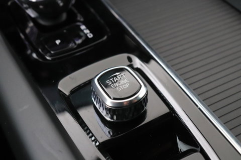 Volvo XC60 T8 Plus Black Edition | Harman/Kardon | 360° Camera | ACC | Standkachel | Keyless | Stoel+Stuurverwarming | 21 inch