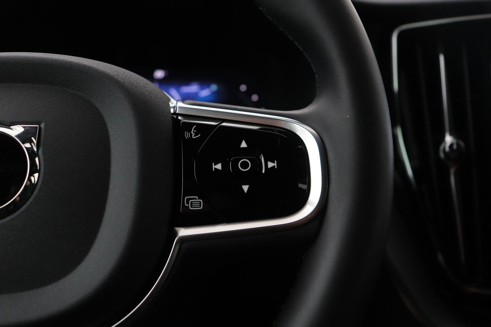 Volvo XC60 T8 Plus Black Edition | Harman/Kardon | 360° Camera | ACC | Standkachel | Keyless | Stoel+Stuurverwarming | 21 inch