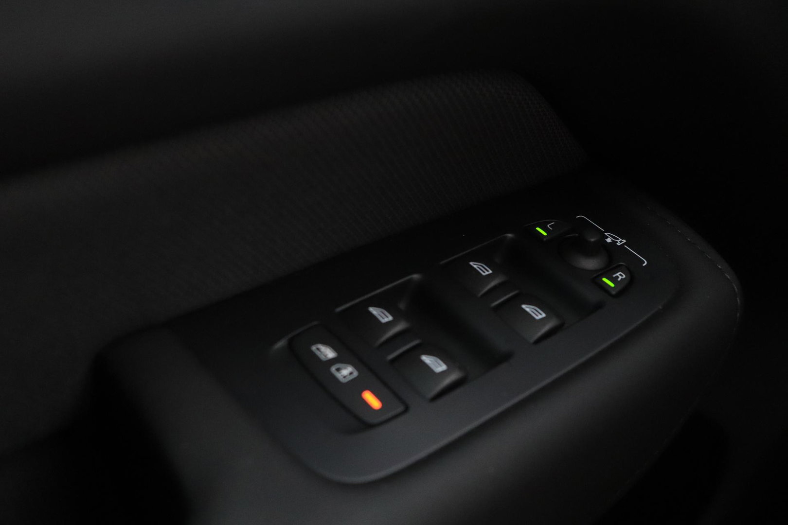 Volvo XC60 T8 Plus Black Edition | Harman/Kardon | 360° Camera | ACC | Standkachel | Keyless | Stoel+Stuurverwarming | 21 inch