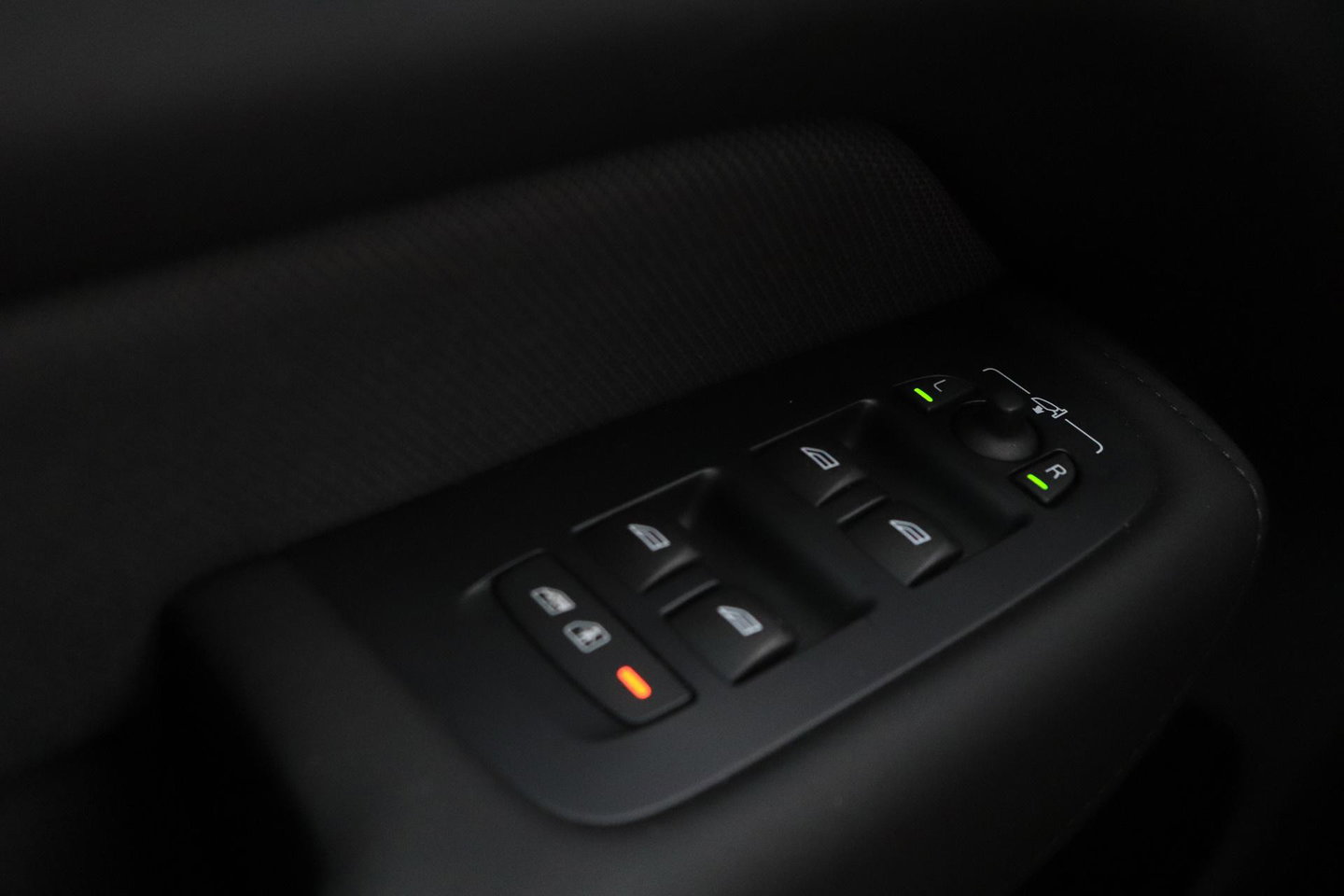 Volvo XC60 T8 Plus Black Edition | Harman/Kardon | 360° Camera | ACC | Standkachel | Keyless | Stoel+Stuurverwarming | 21 inch