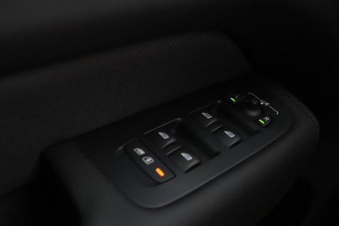 Volvo XC60 T8 Plus Black Edition | Harman/Kardon | 360° Camera | ACC | Standkachel | Keyless | Stoel+Stuurverwarming | 21 inch