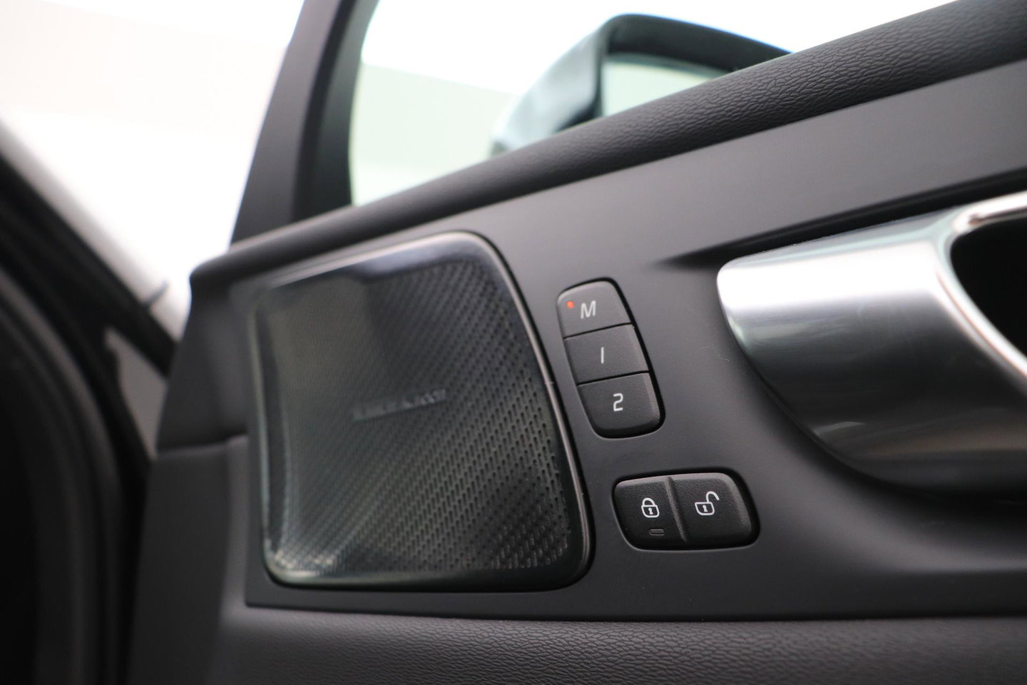 Volvo XC60 T8 Plus Black Edition | Harman/Kardon | 360° Camera | ACC | Standkachel | Keyless | Stoel+Stuurverwarming | 21 inch