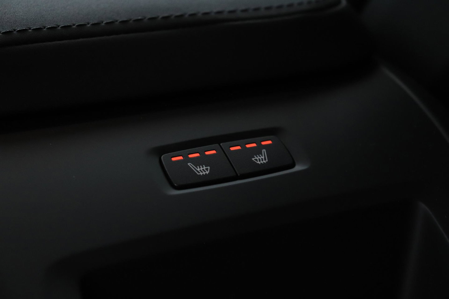 Volvo XC60 T8 Plus Black Edition | Harman/Kardon | 360° Camera | ACC | Standkachel | Keyless | Stoel+Stuurverwarming | 21 inch