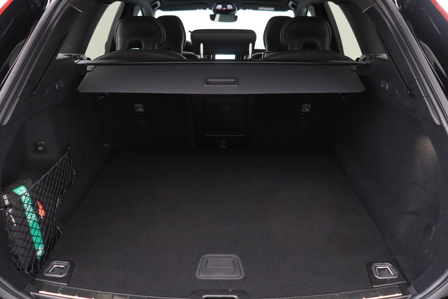 Volvo XC60 T8 Plus Black Edition | Harman/Kardon | 360° Camera | ACC | Standkachel | Keyless | Stoel+Stuurverwarming | 21 inch