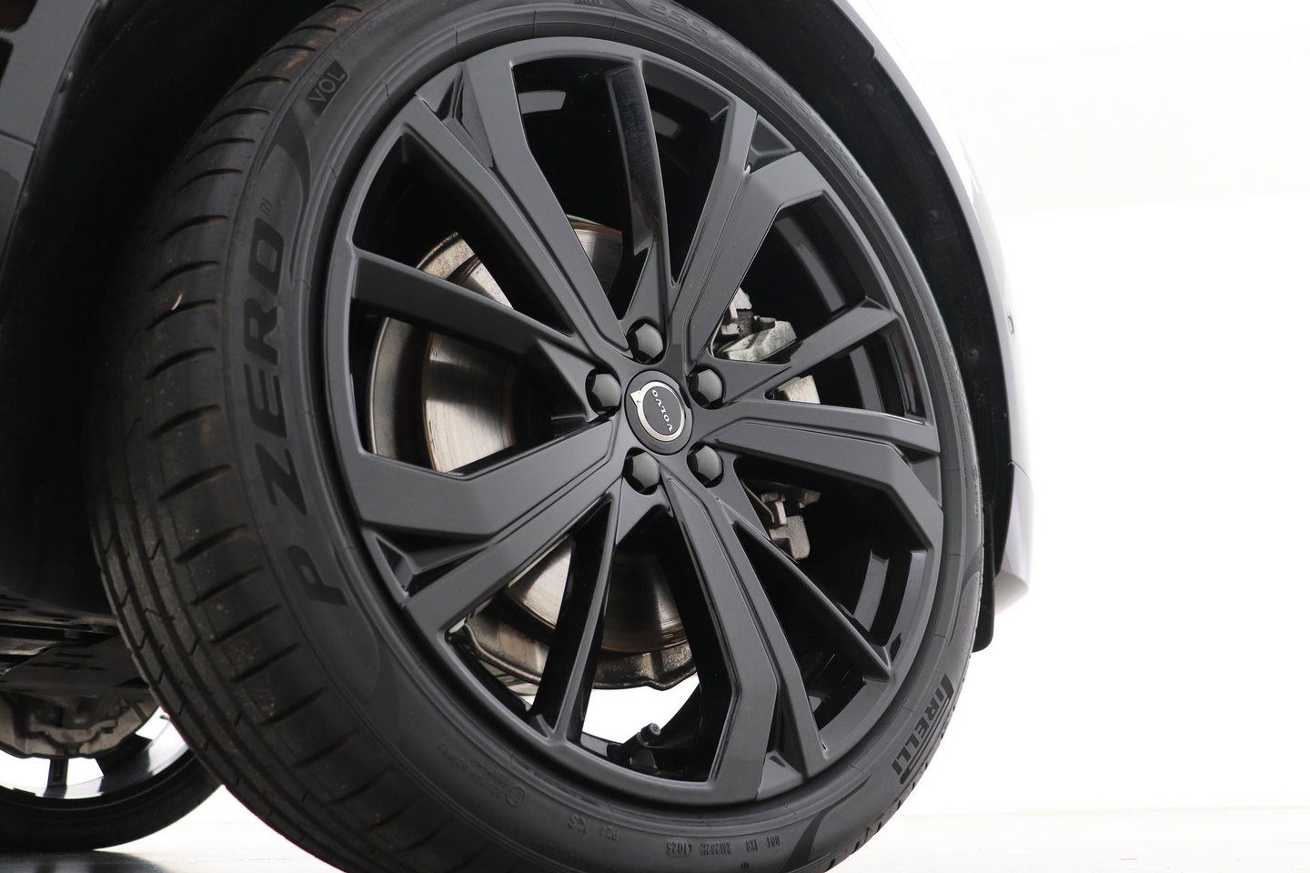 Volvo XC60 T8 Plus Black Edition | Harman/Kardon | 360° Camera | ACC | Standkachel | Keyless | Stoel+Stuurverwarming | 21 inch