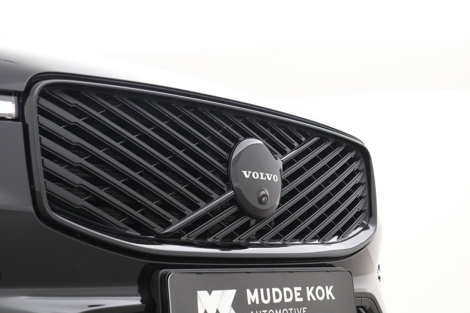 Volvo XC60 T8 Plus Black Edition | Harman/Kardon | 360° Camera | ACC | Standkachel | Keyless | Stoel+Stuurverwarming | 21 inch