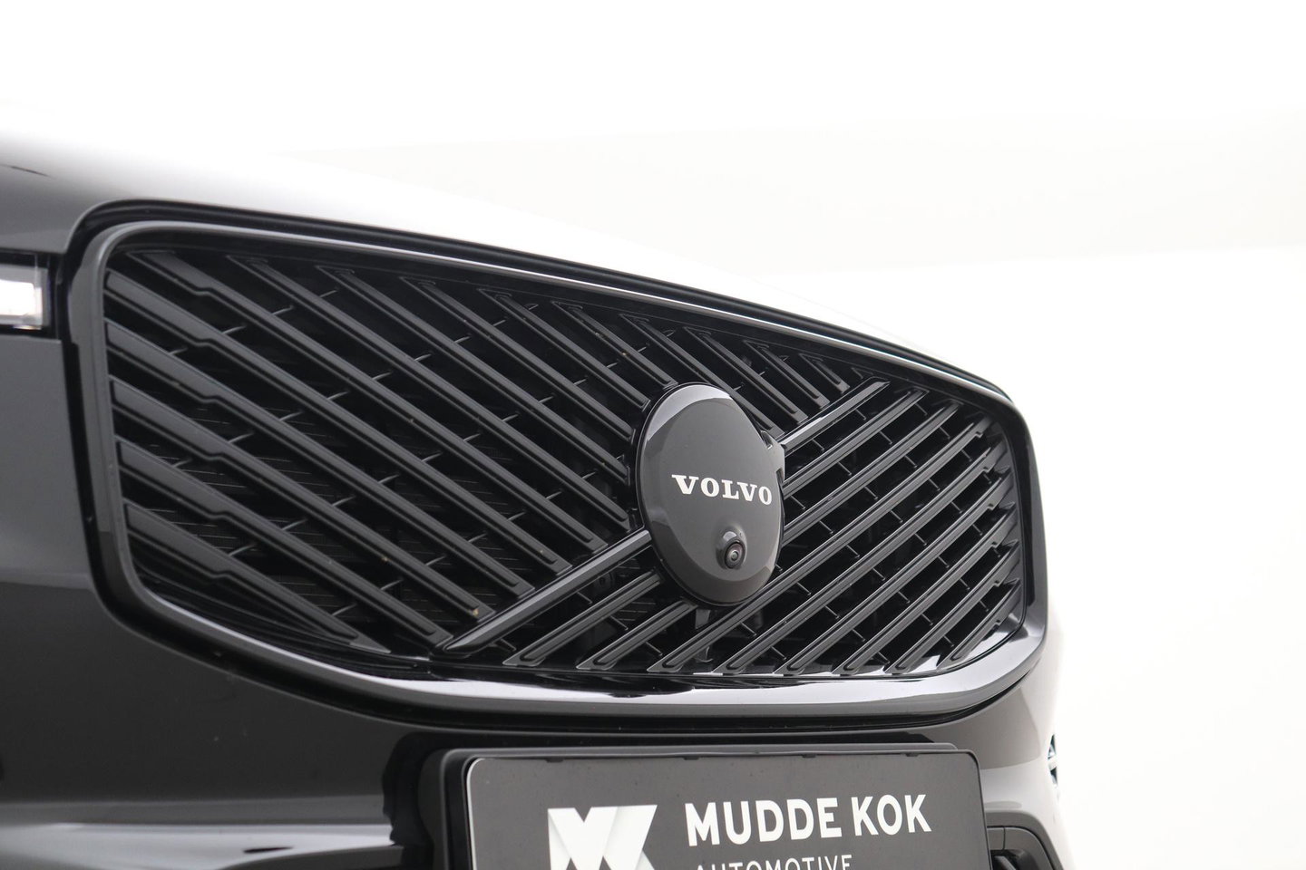 Volvo XC60 T8 Plus Black Edition | Harman/Kardon | 360° Camera | ACC | Standkachel | Keyless | Stoel+Stuurverwarming | 21 inch