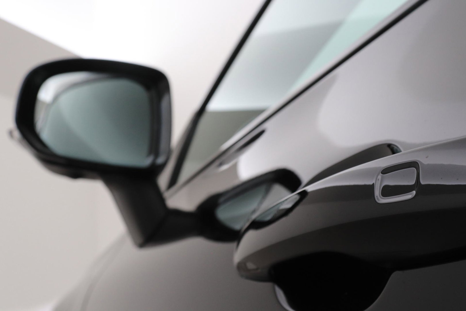 Volvo XC60 T8 Plus Black Edition | Harman/Kardon | 360° Camera | ACC | Standkachel | Keyless | Stoel+Stuurverwarming | 21 inch