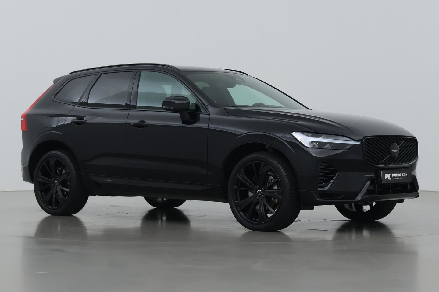 Volvo XC60 T8 Plus Black Edition | Harman/Kardon | 360° Camera | ACC | Standkachel | Keyless | Stoel+Stuurverwarming | 21 inch