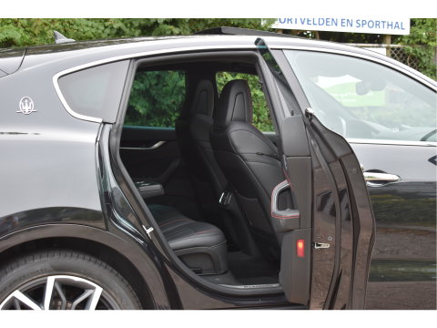Maserati Levante 3.0 V6 AWD GranSport 350 pk Driver Ass.Pack 2 | NL-Auto | Pano | Keyless | 360 gr.camera | Luchtvering | Stoelverkoeling | Full LED | 21" Velgen