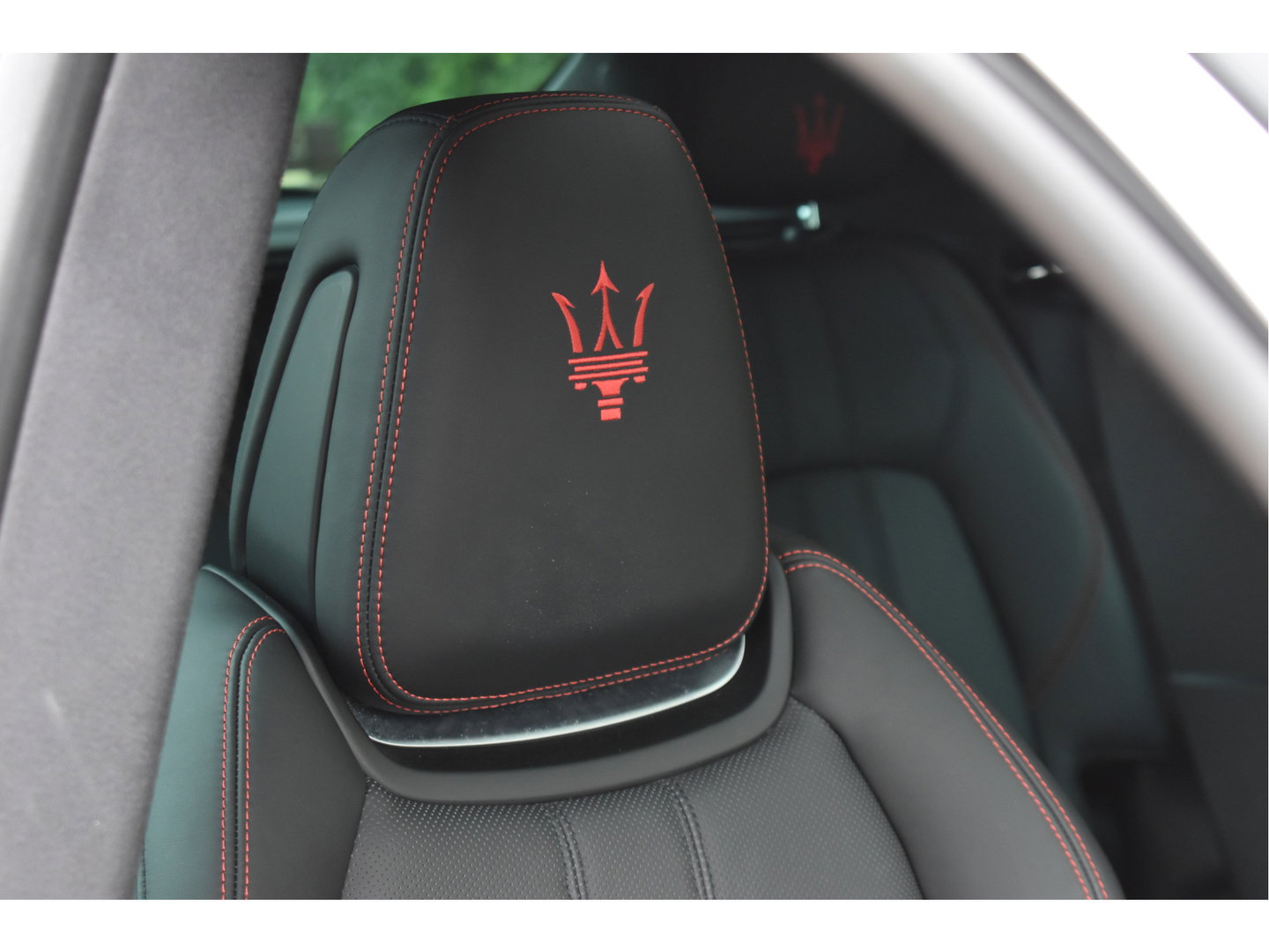 Maserati Levante 3.0 V6 AWD GranSport 350 pk Driver Ass.Pack 2 | NL-Auto | Pano | Keyless | 360 gr.camera | Luchtvering | Stoelverkoeling | Full LED | 21" Velgen