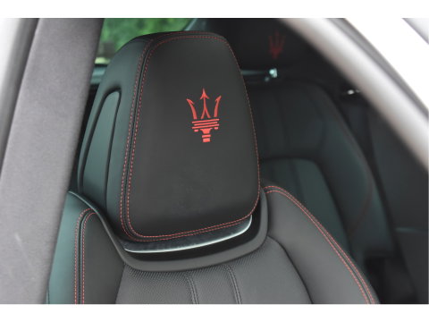 Maserati Levante 3.0 V6 AWD GranSport 350 pk Driver Ass.Pack 2 | NL-Auto | Pano | Keyless | 360 gr.camera | Luchtvering | Stoelverkoeling | Full LED | 21" Velgen