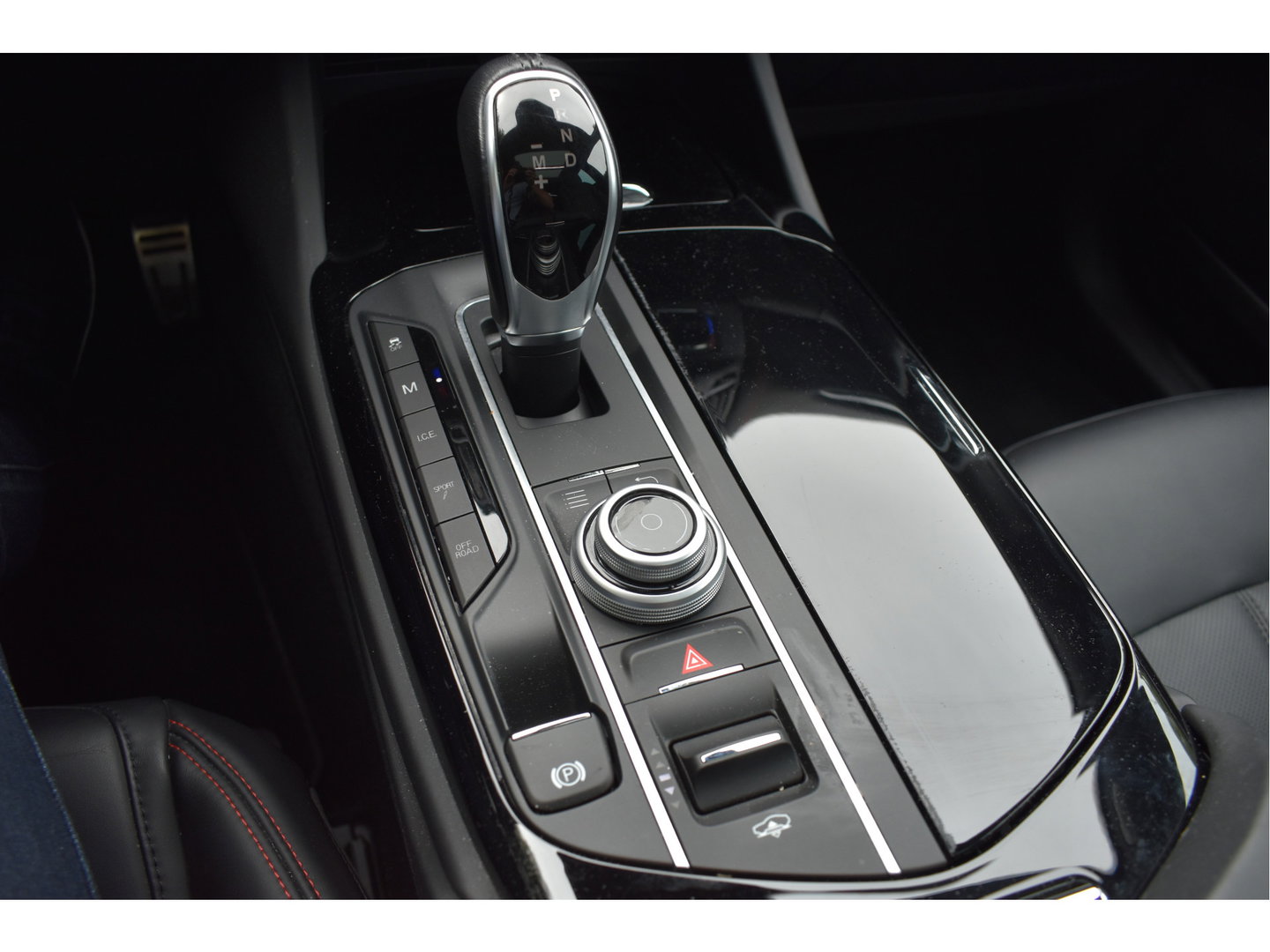 Maserati Levante 3.0 V6 AWD GranSport 350 pk Driver Ass.Pack 2 | NL-Auto | Pano | Keyless | 360 gr.camera | Luchtvering | Stoelverkoeling | Full LED | 21" Velgen