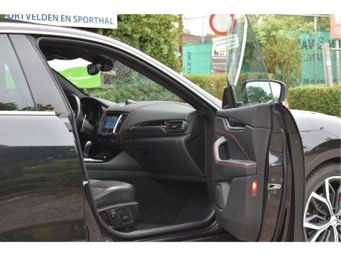 Maserati Levante 3.0 V6 AWD GranSport 350 pk Driver Ass.Pack 2 | NL-Auto | Pano | Keyless | 360 gr.camera | Luchtvering | Stoelverkoeling | Full LED | 21" Velgen