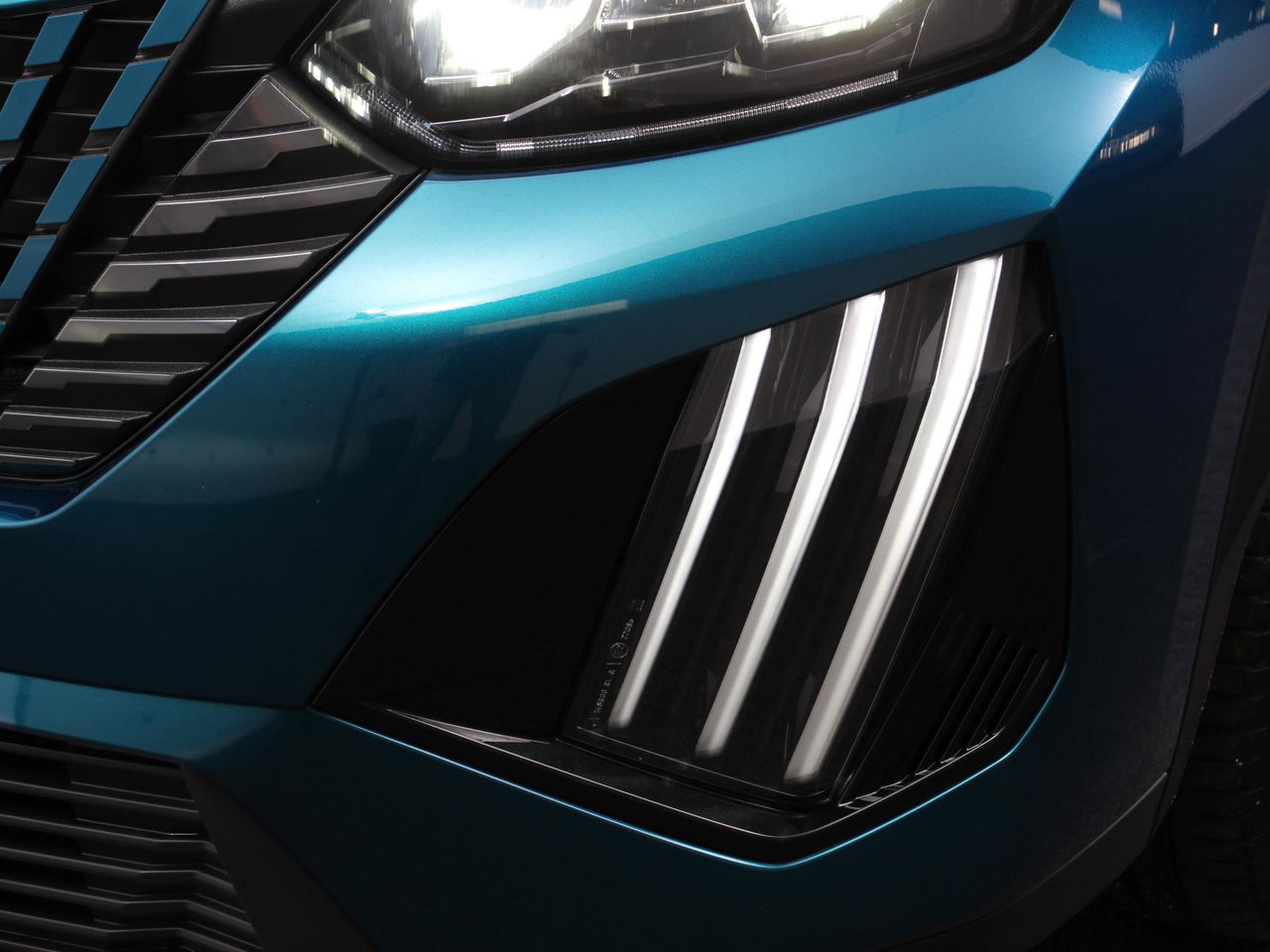 Peugeot e-2008