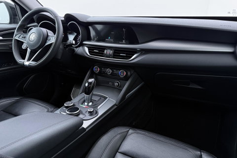 Alfa Romeo Stelvio 2.0 T AWD Super | ACC | Elektrische Stoelen+Memory | Stoel+Stuurverwarming | Camera | Dodehoekdetectie | Elektrische Achterklep | Leder