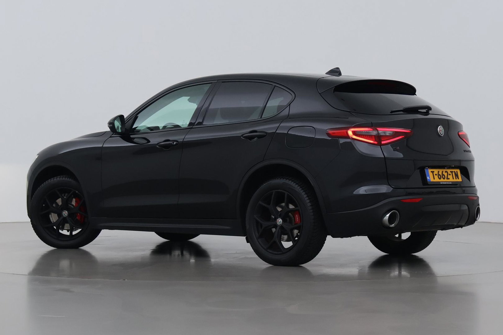 Alfa Romeo Stelvio 2.0 T AWD Super | ACC | Elektrische Stoelen+Memory | Stoel+Stuurverwarming | Camera | Dodehoekdetectie | Elektrische Achterklep | Leder