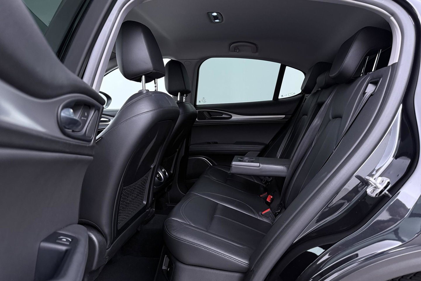 Alfa Romeo Stelvio 2.0 T AWD Super | ACC | Elektrische Stoelen+Memory | Stoel+Stuurverwarming | Camera | Dodehoekdetectie | Elektrische Achterklep | Leder
