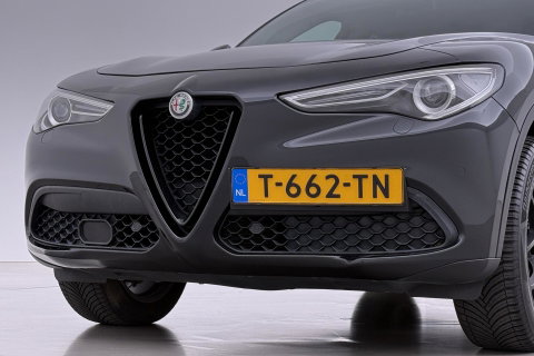 Alfa Romeo Stelvio 2.0 T AWD Super | ACC | Elektrische Stoelen+Memory | Stoel+Stuurverwarming | Camera | Dodehoekdetectie | Elektrische Achterklep | Leder