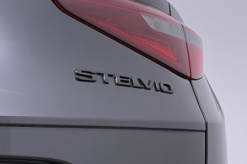 Alfa Romeo Stelvio 2.0 T AWD Super | ACC | Elektrische Stoelen+Memory | Stoel+Stuurverwarming | Camera | Dodehoekdetectie | Elektrische Achterklep | Leder