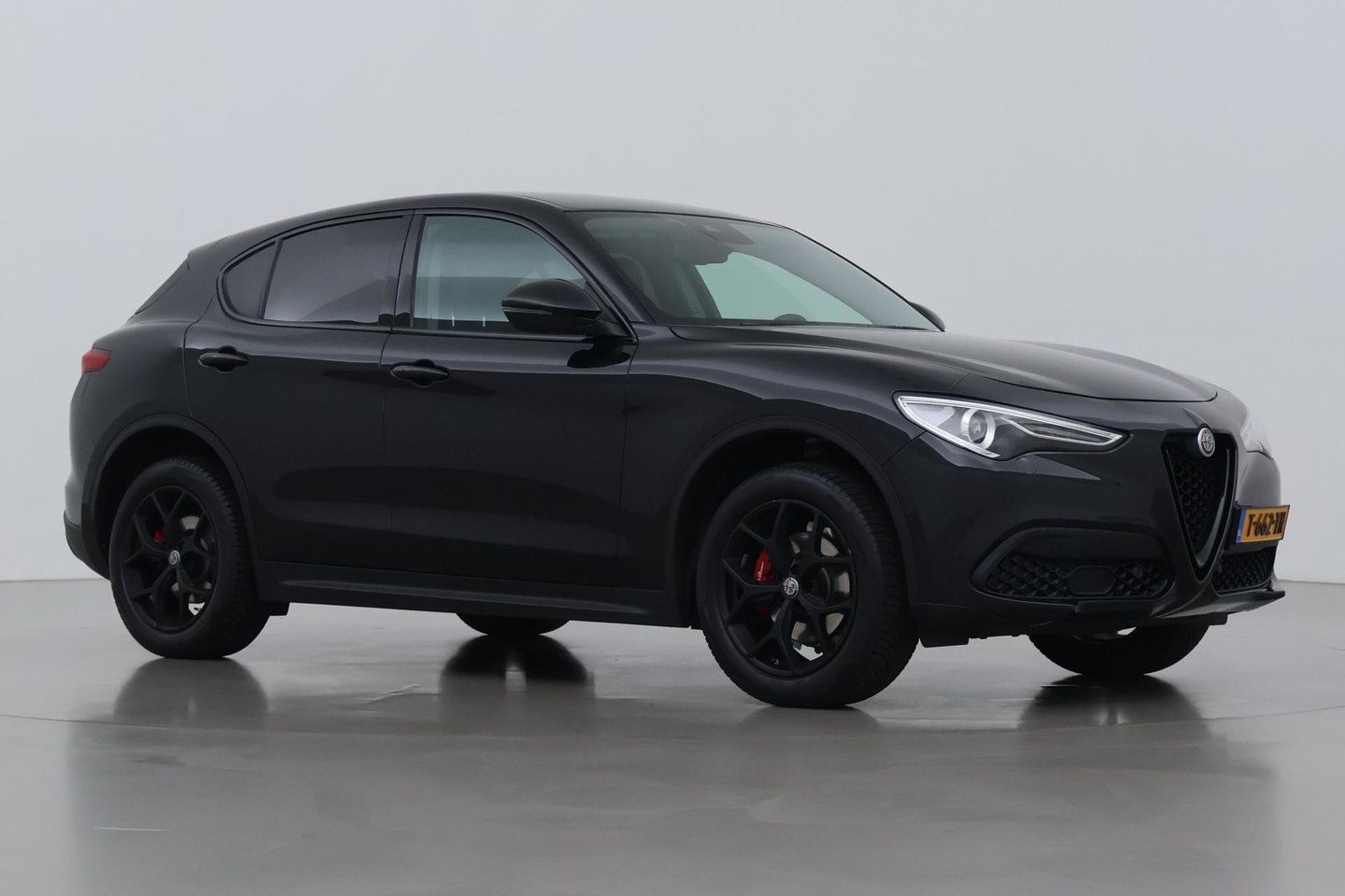 Alfa Romeo Stelvio 2.0 T AWD Super | ACC | Elektrische Stoelen+Memory | Stoel+Stuurverwarming | Camera | Dodehoekdetectie | Elektrische Achterklep | Leder