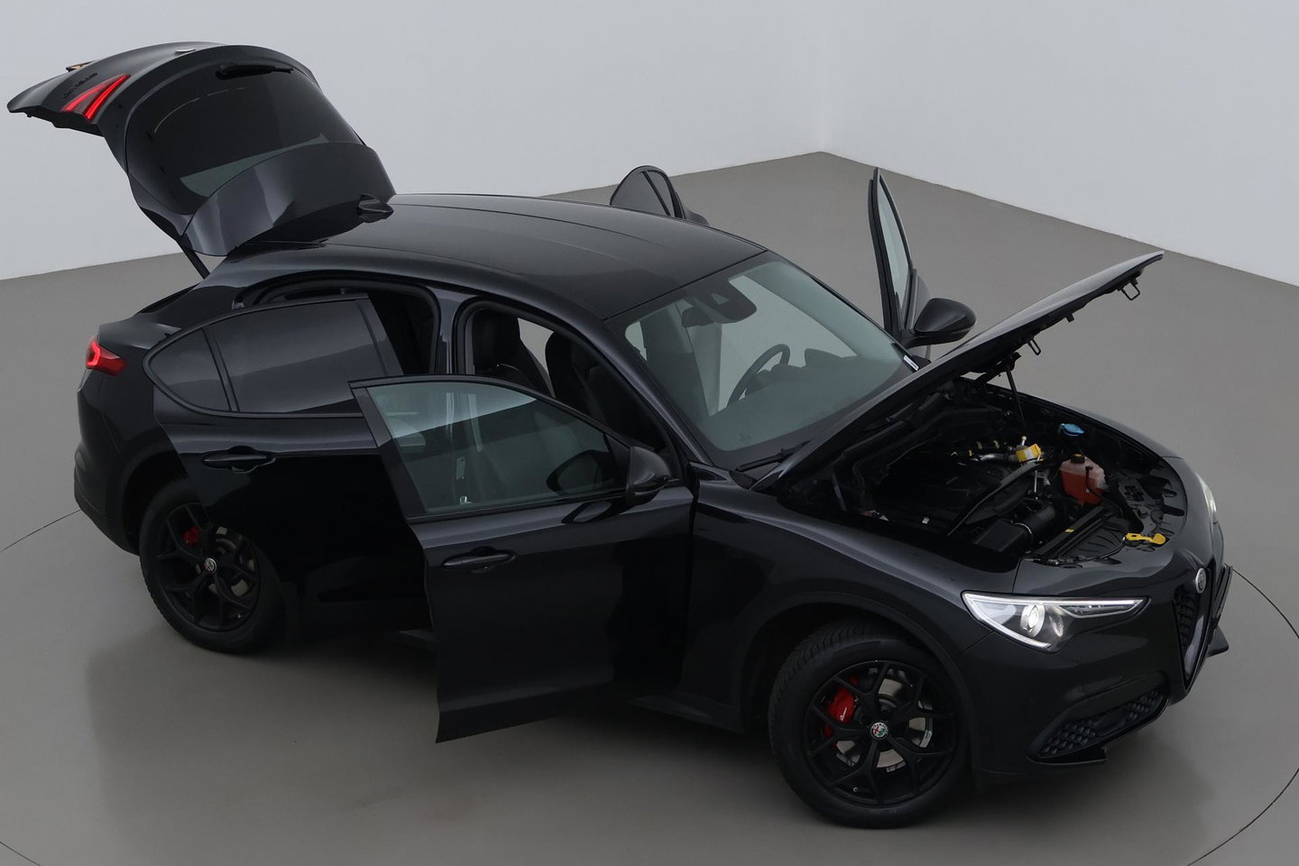 Alfa Romeo Stelvio 2.0 T AWD Super | ACC | Elektrische Stoelen+Memory | Stoel+Stuurverwarming | Camera | Dodehoekdetectie | Elektrische Achterklep | Leder