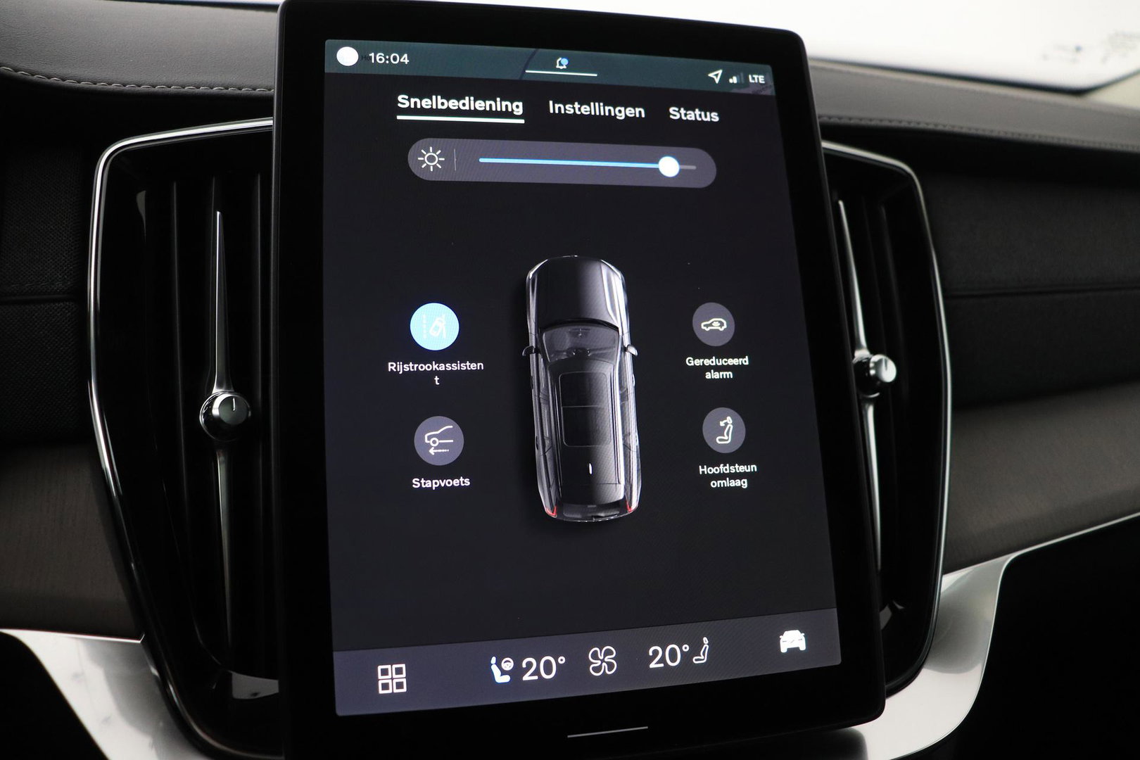 Volvo XC90 T8 Ultra Dark | Bowers&Wilkins | Stoelventilatie | Trekhaak | Panoramadak | 360° Camera | Massage | Head-Up | ACC