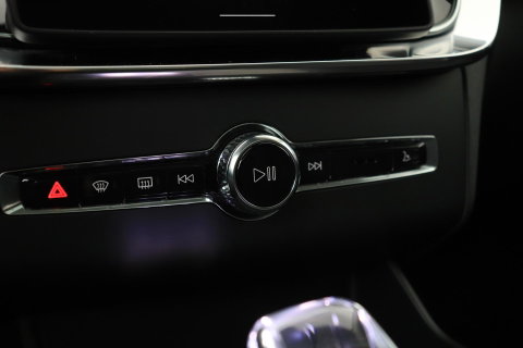 Volvo XC90 T8 Ultra Dark | Bowers&Wilkins | Stoelventilatie | Trekhaak | Panoramadak | 360° Camera | Massage | Head-Up | ACC