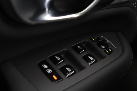Volvo XC90 T8 Ultra Dark | Bowers&Wilkins | Stoelventilatie | Trekhaak | Panoramadak | 360° Camera | Massage | Head-Up | ACC