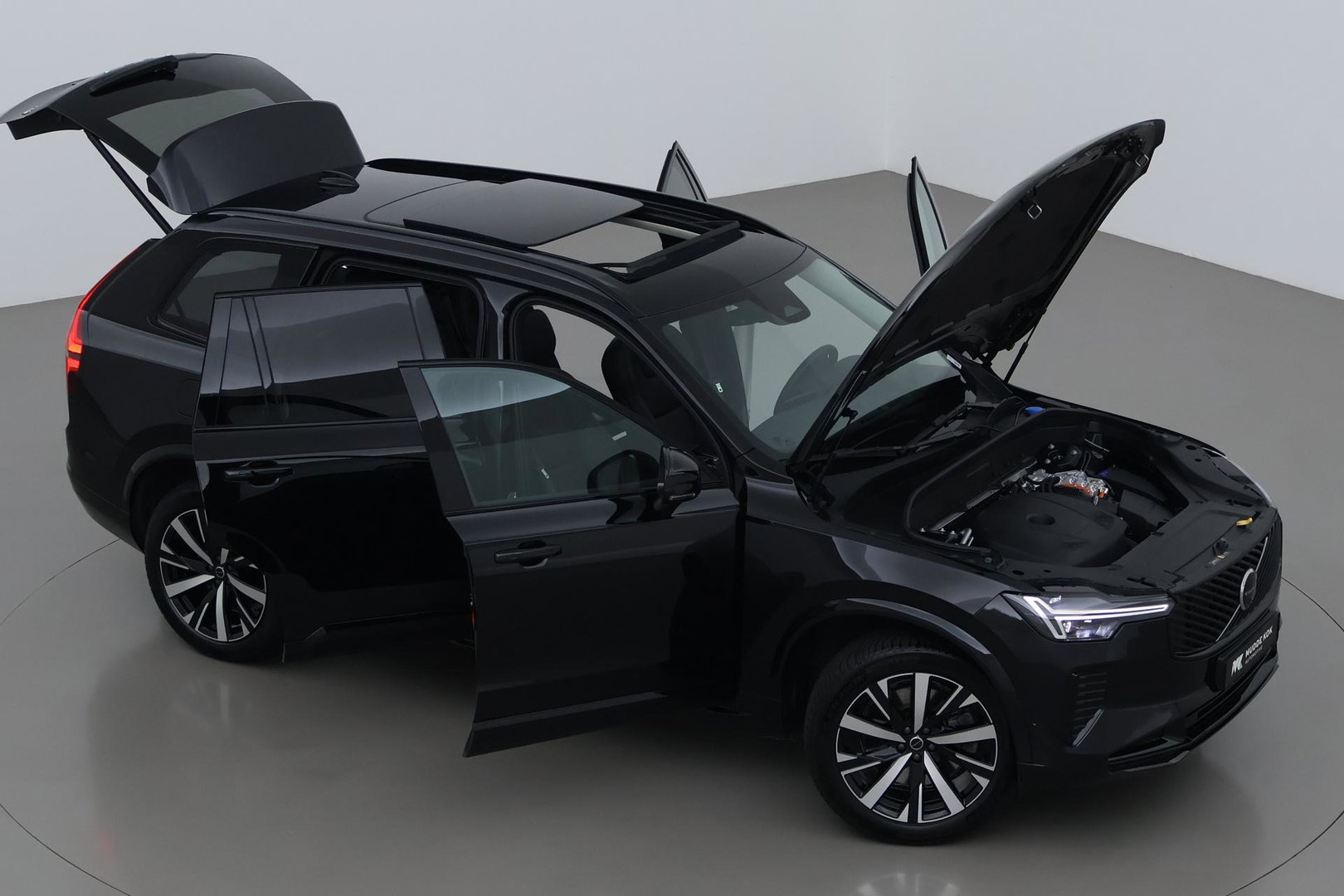 Volvo XC90 T8 Ultra Dark | Bowers&Wilkins | Stoelventilatie | Trekhaak | Panoramadak | 360° Camera | Massage | Head-Up | ACC