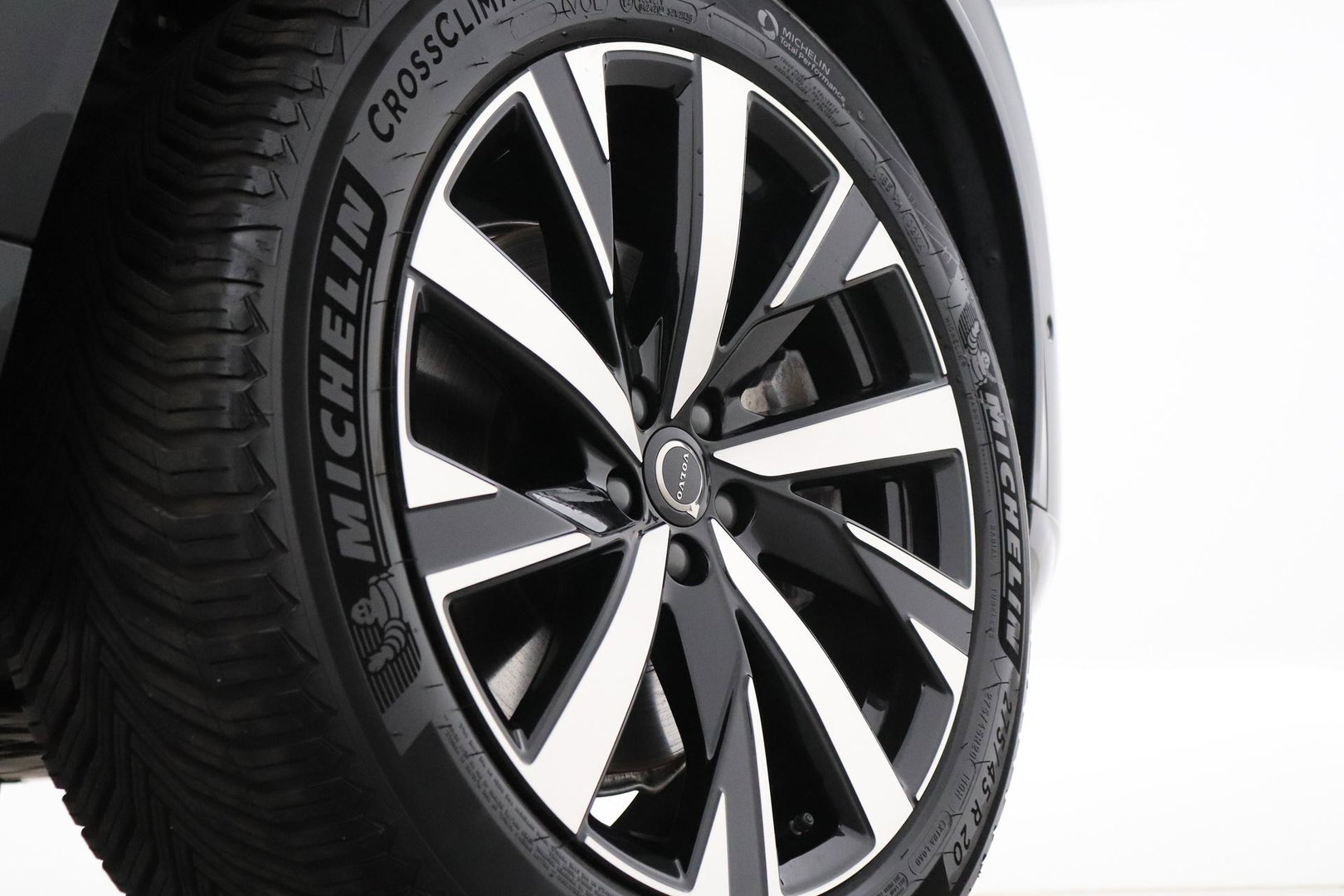 Volvo XC90 T8 Ultra Dark | Bowers&Wilkins | Stoelventilatie | Trekhaak | Panoramadak | 360° Camera | Massage | Head-Up | ACC