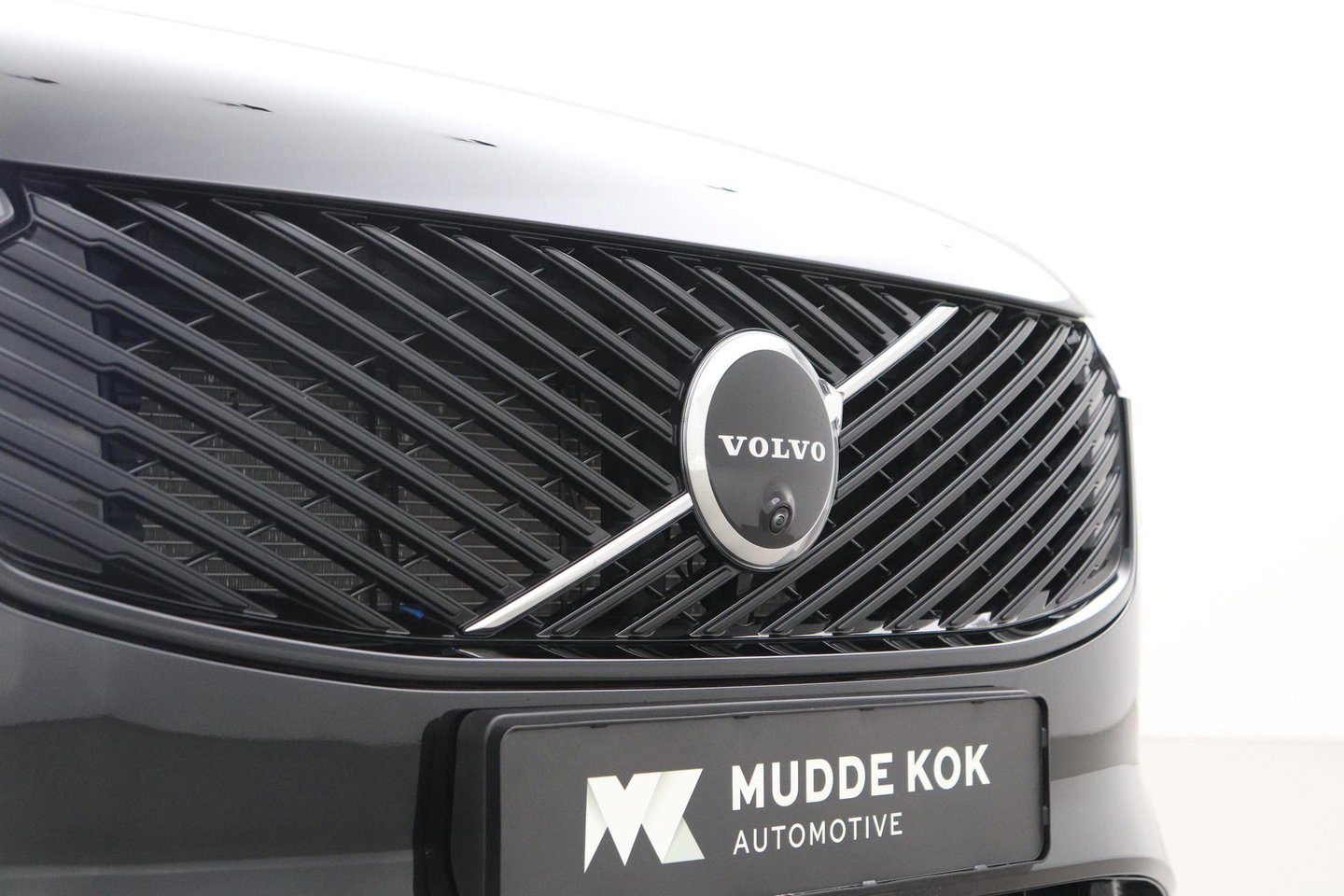 Volvo XC90 T8 Ultra Dark | Bowers&Wilkins | Stoelventilatie | Trekhaak | Panoramadak | 360° Camera | Massage | Head-Up | ACC