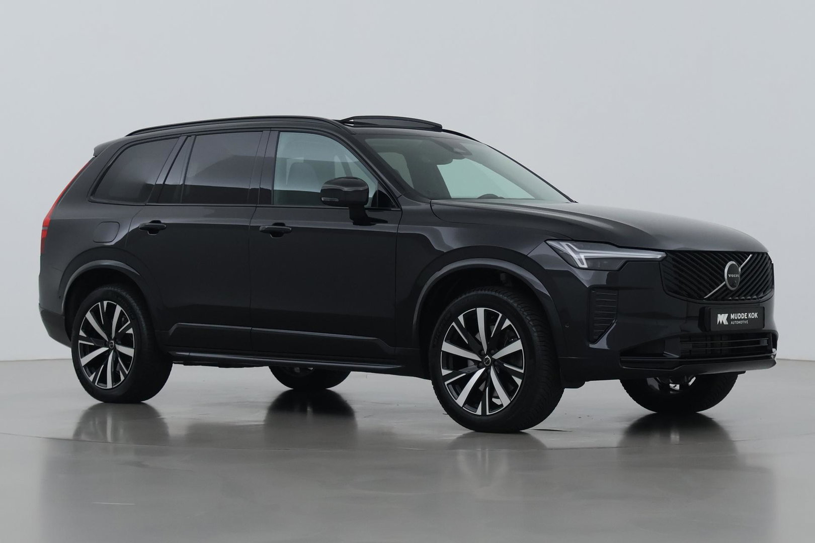 Volvo XC90 T8 Ultra Dark | Bowers&Wilkins | Stoelventilatie | Trekhaak | Panoramadak | 360° Camera | Massage | Head-Up | ACC