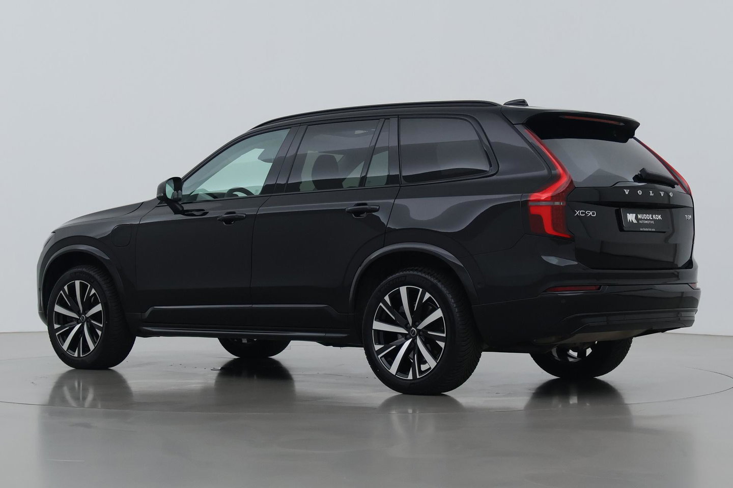 Volvo XC90 T8 Ultra Dark | Bowers&Wilkins | Stoelventilatie | Trekhaak | Panoramadak | 360° Camera | Massage | Head-Up | ACC