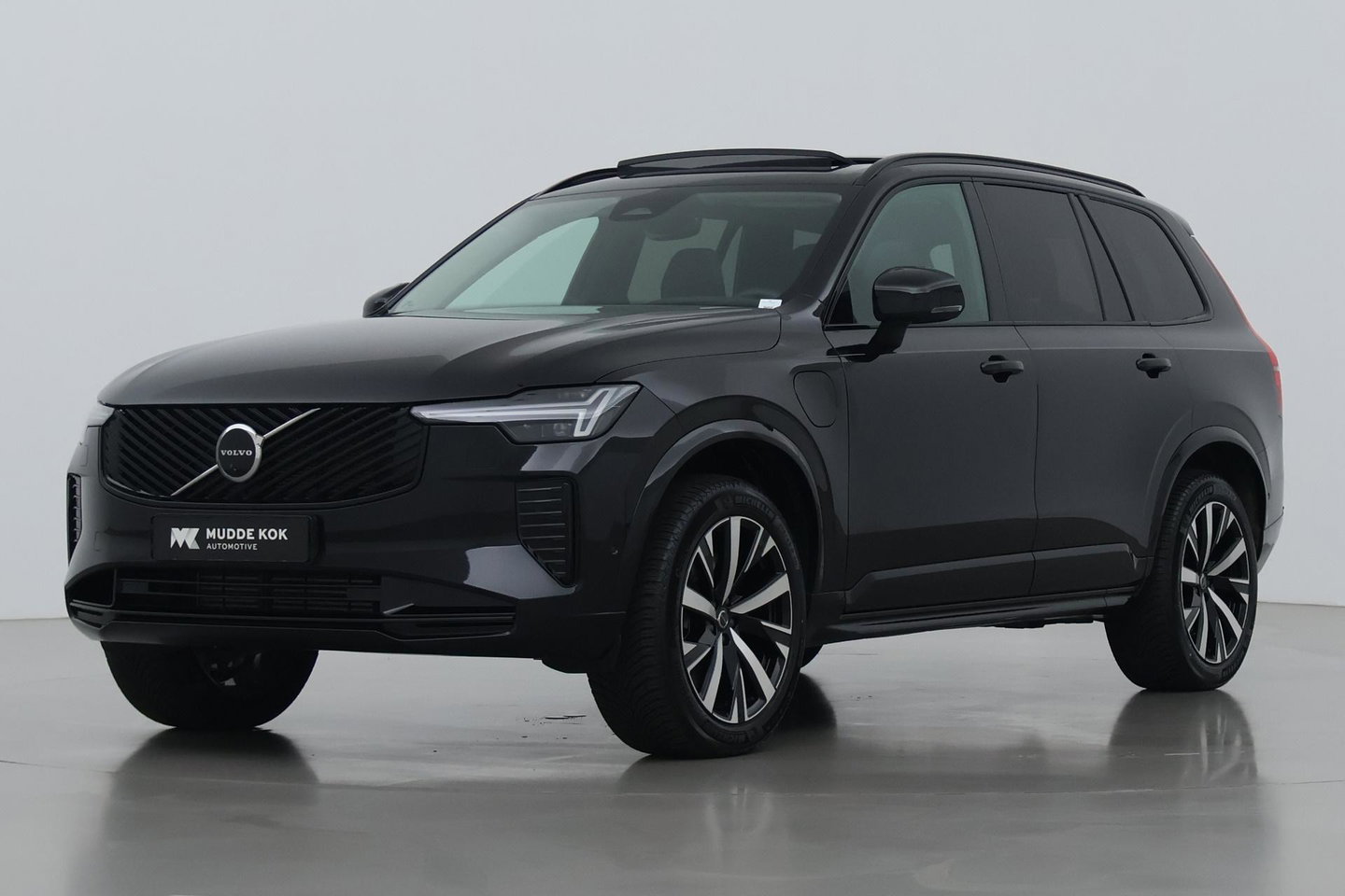 Volvo XC90 T8 Ultra Dark | Bowers&Wilkins | Stoelventilatie | Trekhaak | Panoramadak | 360° Camera | Massage | Head-Up | ACC