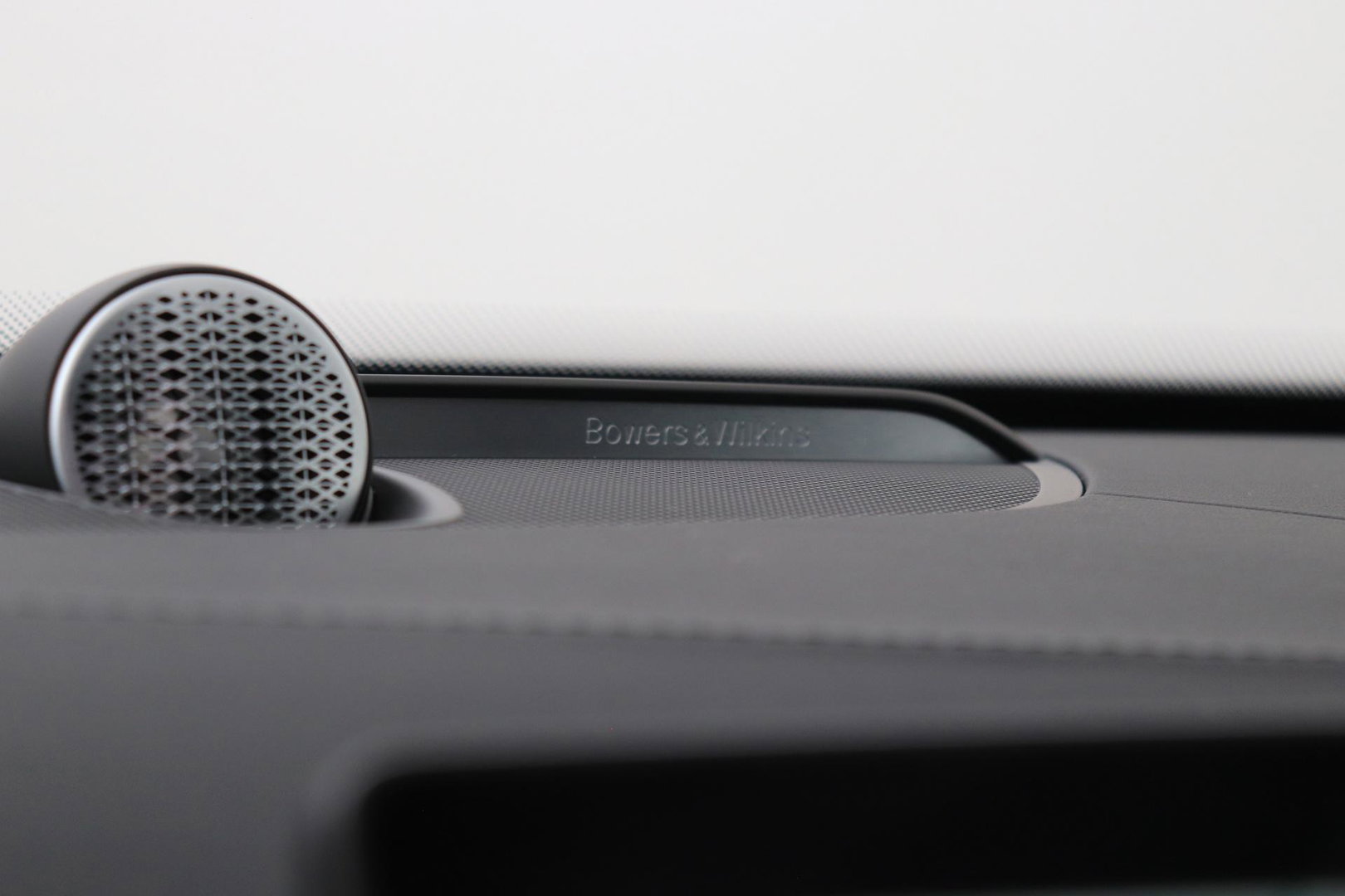 Volvo XC90 T8 Ultra Dark | ACC | Trekhaak | Panoramadak | Bowers&Wilkins | 360° Camera | Massage | Head-Up | Stoelventilatie