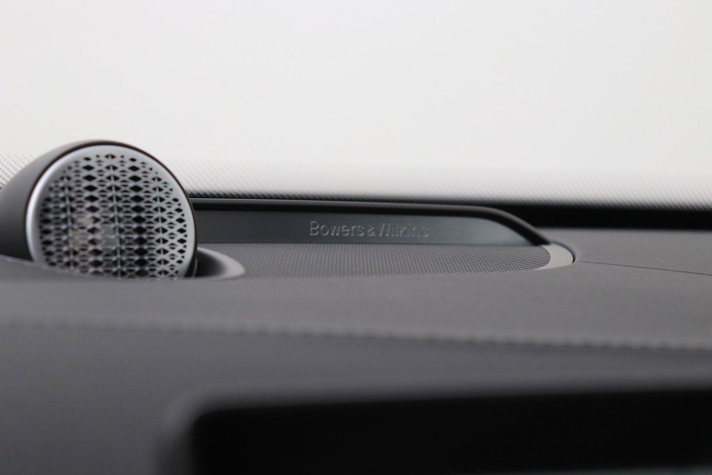 Volvo XC90 T8 Ultra Dark | ACC | Trekhaak | Panoramadak | Bowers&Wilkins | 360° Camera | Massage | Head-Up | Stoelventilatie