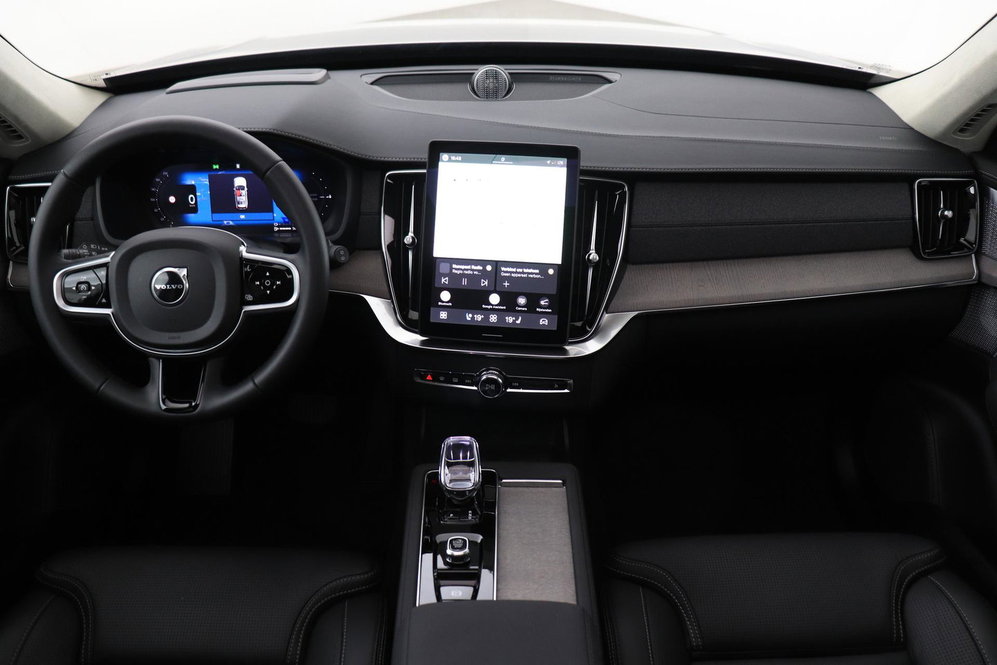 Volvo XC90 T8 Ultra Dark | ACC | Trekhaak | Panoramadak | Bowers&Wilkins | 360° Camera | Massage | Head-Up | Stoelventilatie