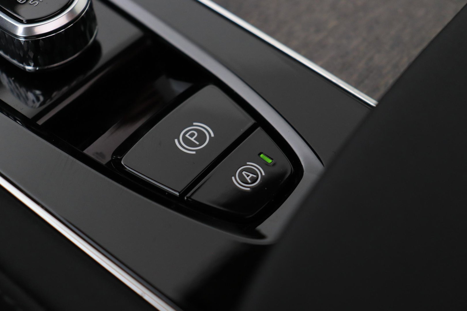 Volvo XC90 T8 Ultra Dark | ACC | Trekhaak | Panoramadak | Bowers&Wilkins | 360° Camera | Massage | Head-Up | Stoelventilatie