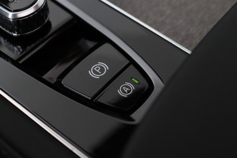 Volvo XC90 T8 Ultra Dark | ACC | Trekhaak | Panoramadak | Bowers&Wilkins | 360° Camera | Massage | Head-Up | Stoelventilatie